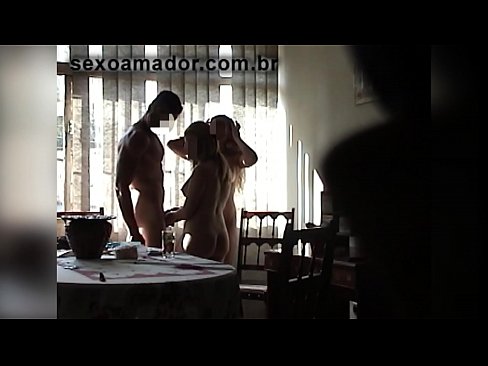 ❤️ Awọn ọrẹ ibalopo pe ọkunrin nla kan ati ẹlẹni-mẹta pẹlu rẹ ❤️ Ohun onihoho ti ile  ﹏