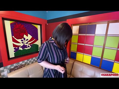 ❤️ Cutie Japanese pẹlu awọn omu nla ṣe baraenisere pẹlu awọn nkan isere ibalopọ ati pe o ni orgasm kan. O sọrọ ninu ifọrọwanilẹnuwo kan nipa iriri onibaje rẹ. Awọn ori omu nla ati obo ti o ni irun ti n kerora. Osaka onihoho ❤️ Ohun onihoho ti ile  ﹏